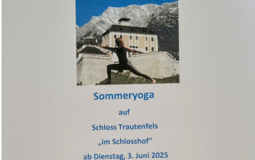 Sommeryoga auf Schloss Trautenfels