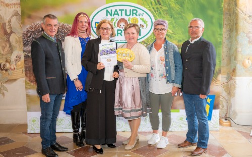 „Goldener Igel“ für die Gemeinde Viehdorf
