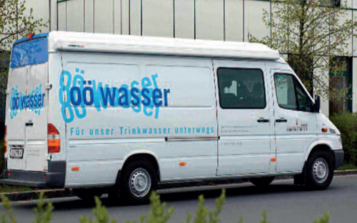 Trinkwasserüberprüfung von Hausbrunnen Laborbus des Landes OÖ