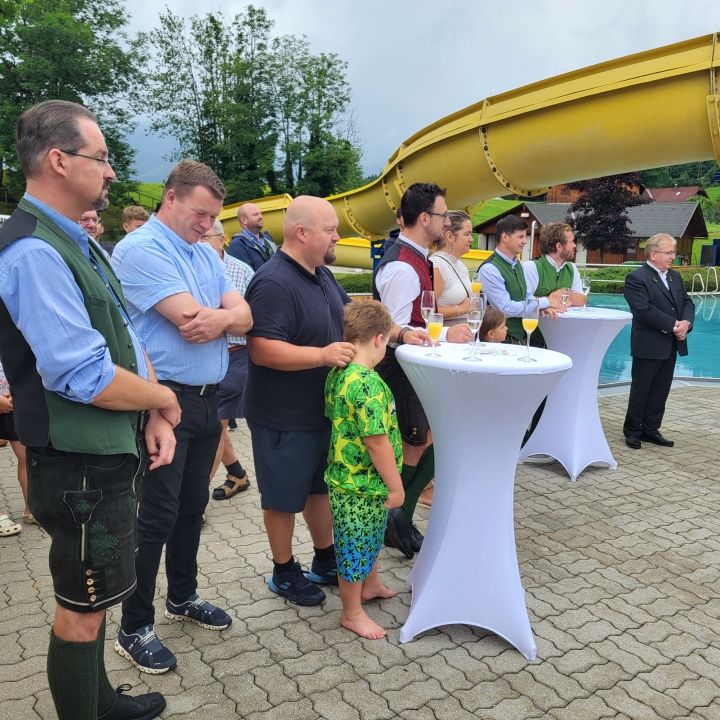Schwimmbaderöffnung 2