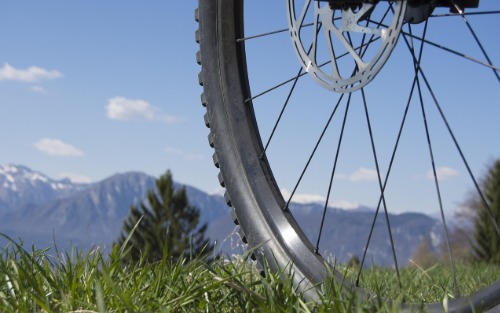 Neue Beschilderung für unsere Radwege &  wichtiger Appell an deren NutzerInnen