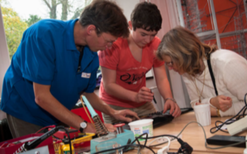 Repair Café - Wegwerfen? - Denkste!