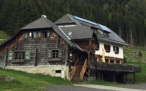 Kreuzerhütte ab sofort nur mehr SA und SO geöffnet