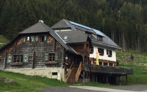 Kreuzerhütte geschlossen!