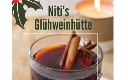 12.12.2025 Niti's Glühweinhütte, vor der Kreischberghalle