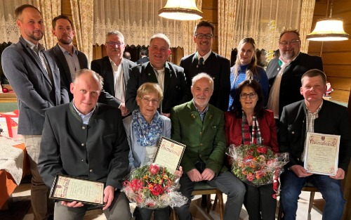 Besondere Verdienste von Gemeindebürgern geehrt