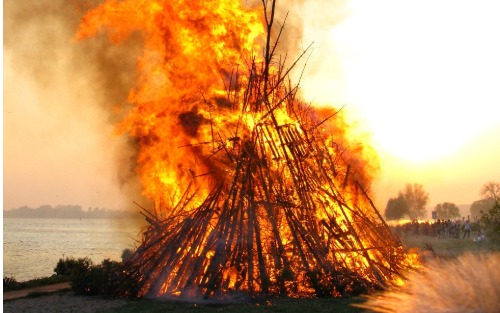 Osterfeuer der Katscher Krampusse
