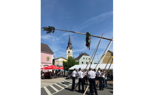 Maibaumaufstellen, Florianisonntag Maibaumaufstellen, Florianisonntag