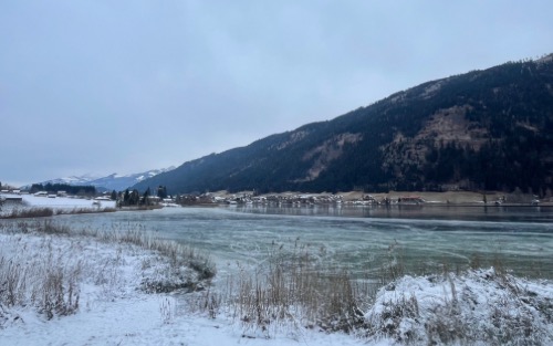 Eisschichten östlich der Brücke NICHT FREIGEGEBEN