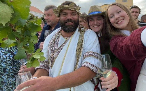 „Musik trifft Wein“ musikalischer Abend mit Weinverkostung