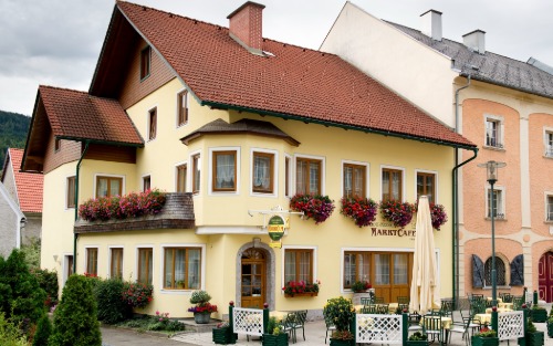 Fasching - mit Live Musik und Rüscherl Party