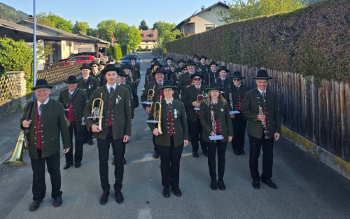 Weckruf 1. Mai Weckruf 1. Mai