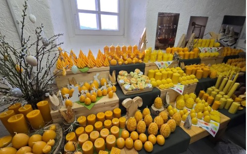 Osterausstellung bei der Imkerei Glößl