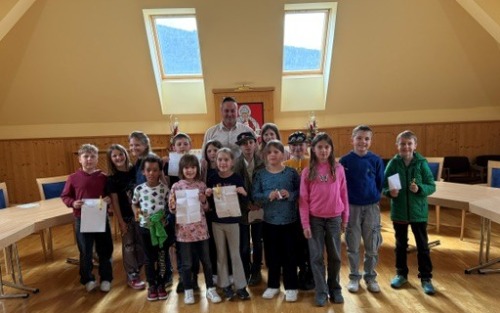 Besuch der 3. Klasse der Musikvolksschule im Gemeindeamt