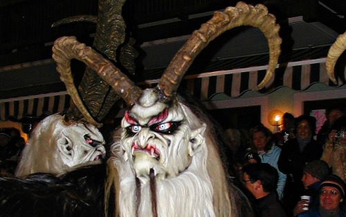 Hausbesuche der Landjungend und den Katscher Krampussen