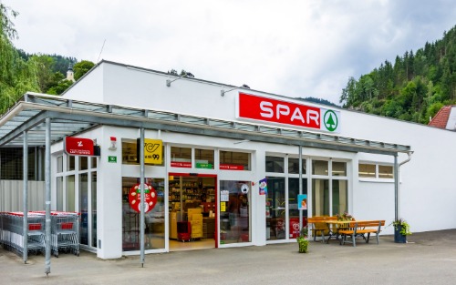 Presseaussendung: SPAR-Kauffrau Elke Gruber eröffnet einzigen Nahversorger im Ort neu