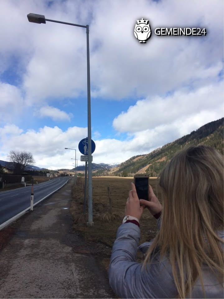Straßenlaterne defekt? Am besten sofort fotografieren und via Gemeinde24 im Bereich „Meldungen“ Ihre Gemeinde darüber i…