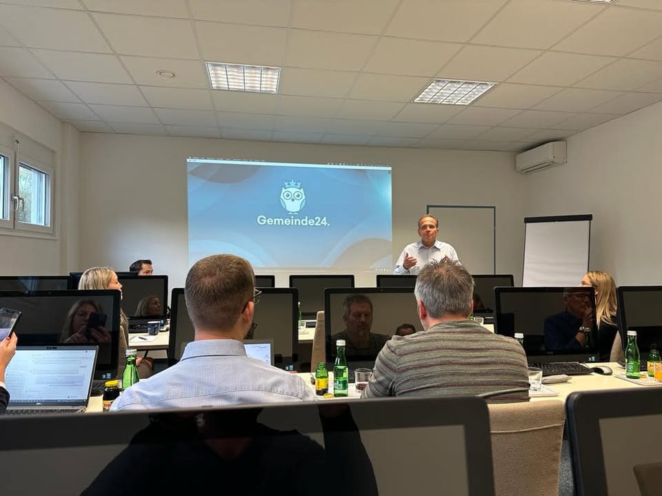 Heute durften wir dem Vertriebsteam unseres Partnerunternehmens Comm-Unity EDV GmbH am Firmenstandort in Lannach unsere…