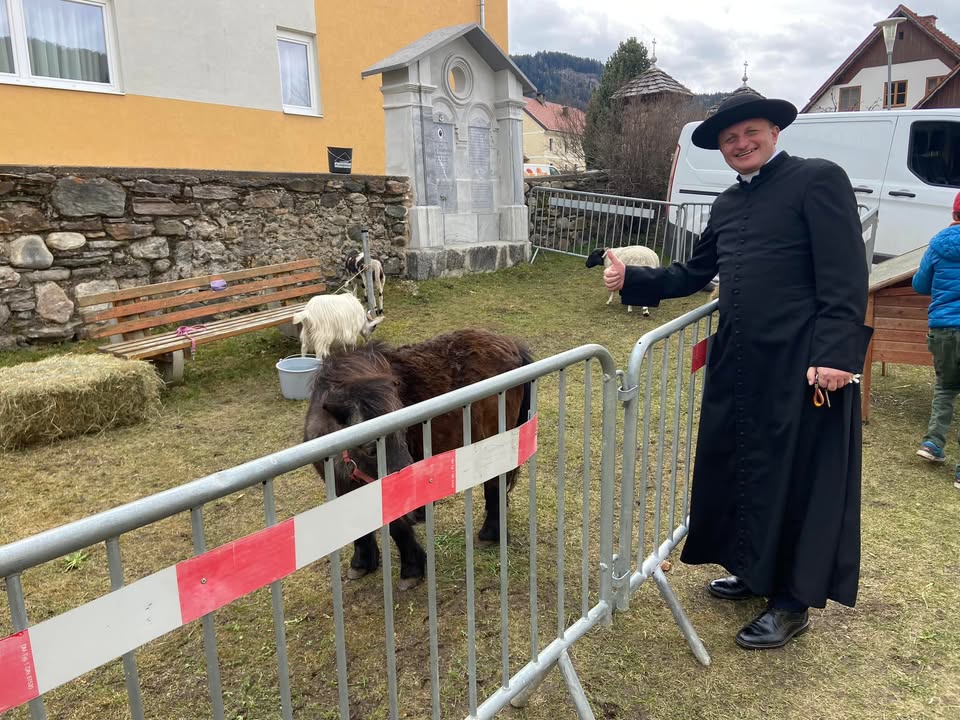 Unser Streichelzoo ist schon vorbereitet! 🥰 Danke an Daniel Prieler vom Erlebnisbauernhof Prieler für eure tolle Unters…