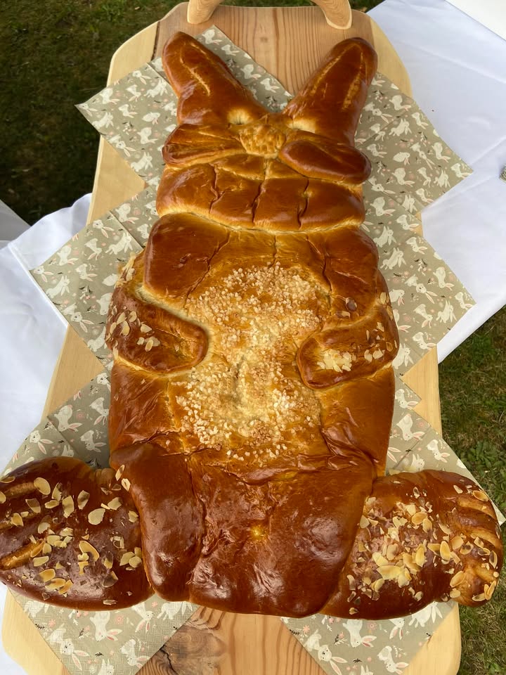 Habt ihr schon unseren tollen Osterhasen von der Bäckerei Brandl entdeckt? Den gibts zum Hauptpreis unseres Schätzspiel…
