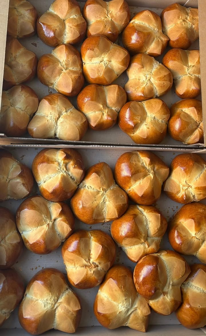 Osterpinzen-Duft liegt in der Luft! 🥰😋 Die Leckereien der Bäckerei Brandl (Heinrich Brandl) gibt’s heute bei unserem Os…