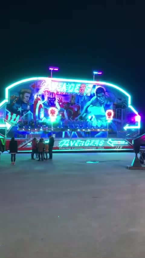 Bereit für ein Erlebnis im nagelneuen "Avengers Scheibenwischer" der Firma Farcher? 🤩🎡🎢 Besucht uns beim 1. Scheiflinge…