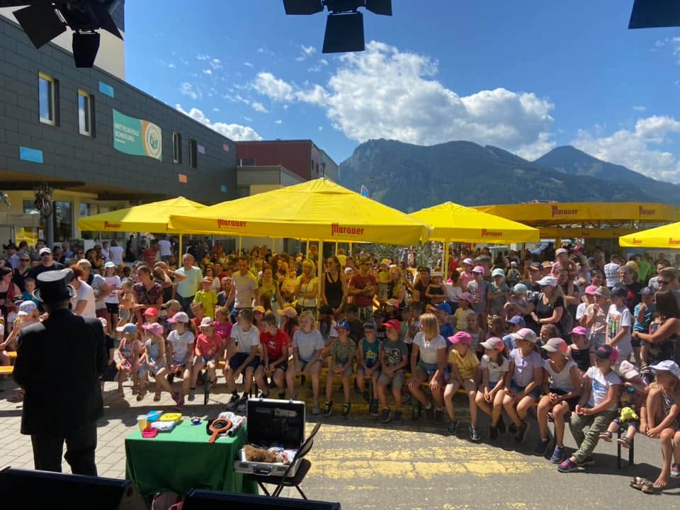 Kinderzauberer⚡️Martin Haderer (https://sim-sala-bim.at/) begeisterte mit seiner Zaubershow wieder viele Kinder! 🪄viele…