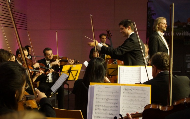 NEUJAHRSKONZERT "G'SCHICHTEN AUS DEM WIENERWALD"
