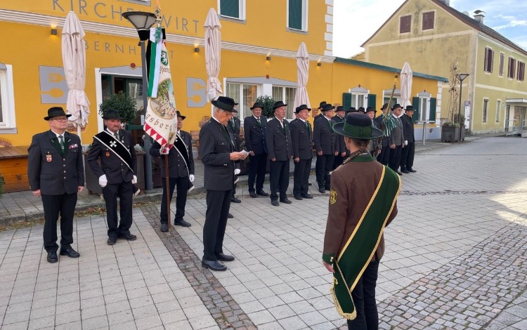 Totengedenken der Kameraden am Kriegerdenkmal