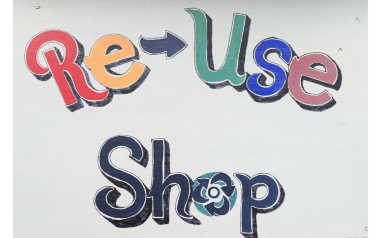 Flohmarkt im Re-Use-Shop